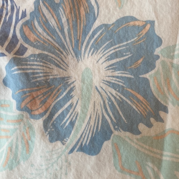 Nautica size medium floral pattern short sleeve button up - Picture 4 of 4